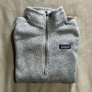 Women’s medium heathered light blue Patagonia half-zip size medium